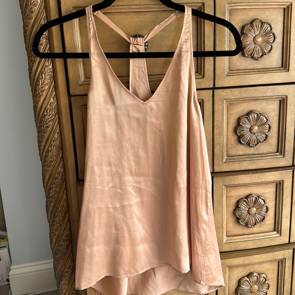 Banana republic v neck racerback 100% silk